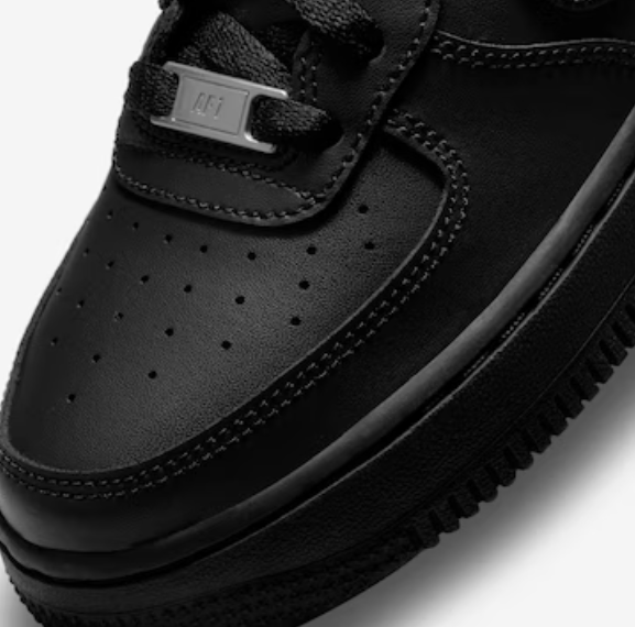 Nike Air Force 1 LE Infantil "Total Black"